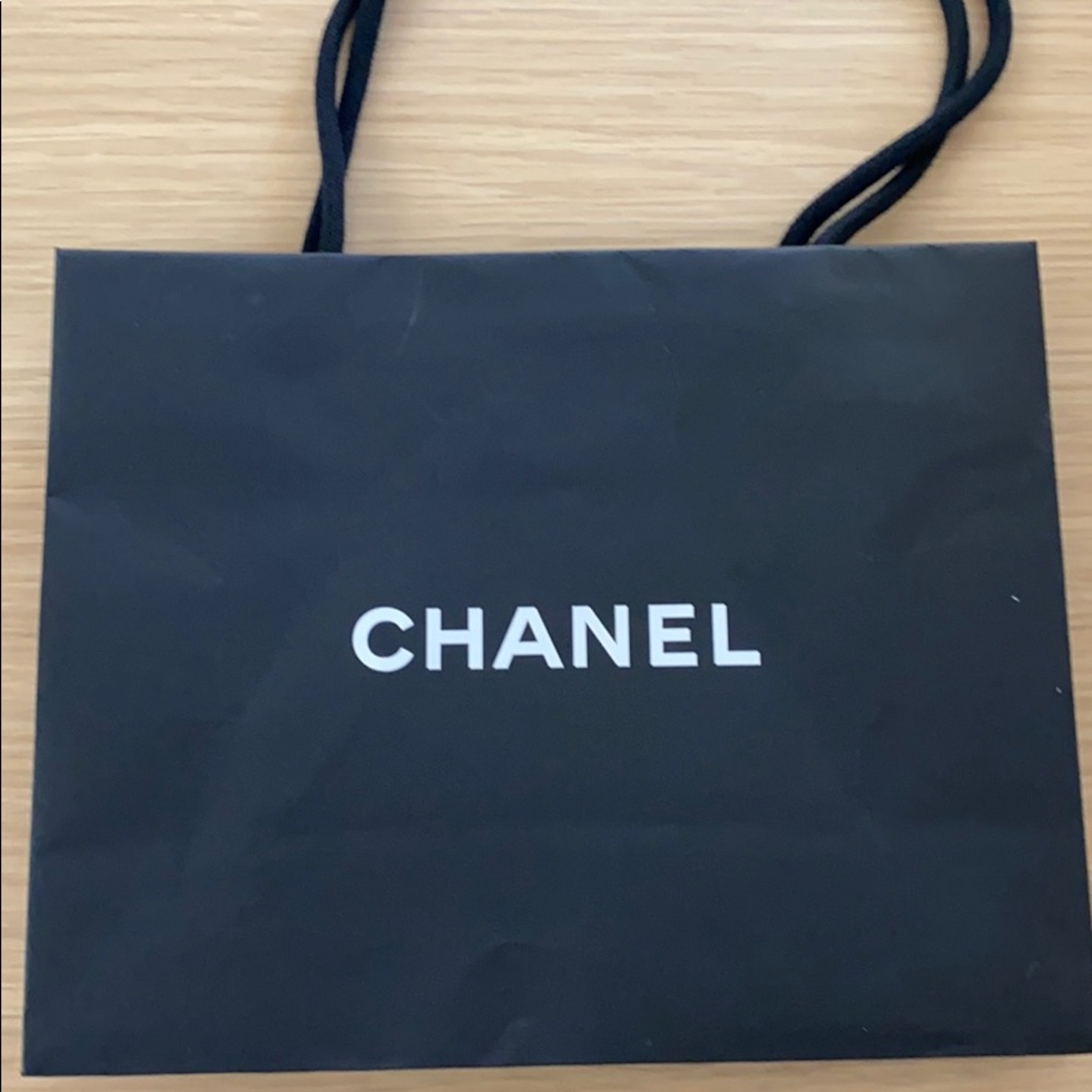 Small Chanel Bag - Picture 4 of 4